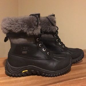 Like NEW Women’s UGG Adirondack Boot ll Size 6